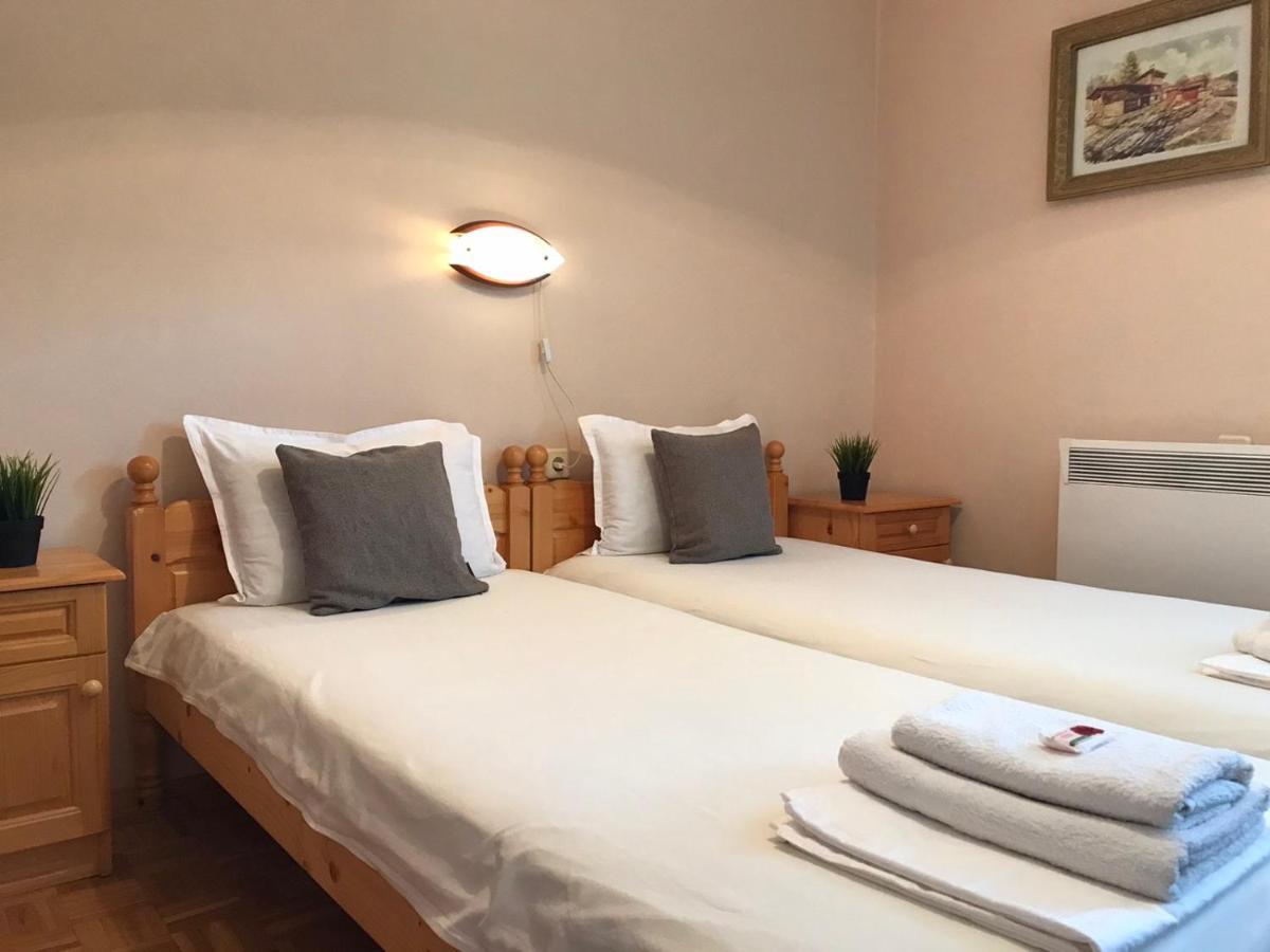 Къща за гости Загорски Hotel Калофер Екстериор снимка
