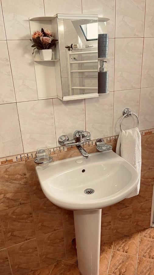 Къща за гости Загорски Hotel Калофер Екстериор снимка